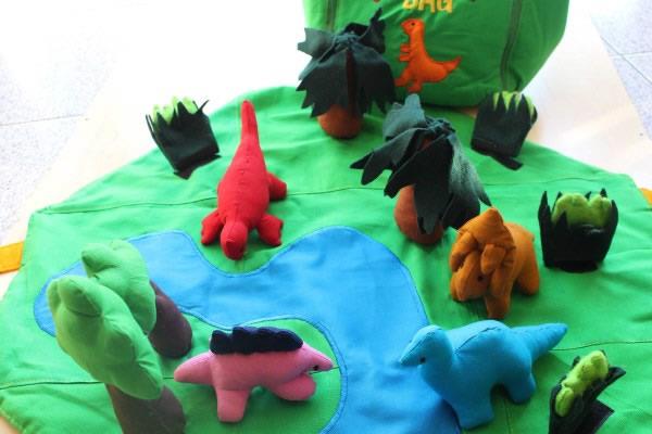 Dinosaurs In A Bag Play Set Earthlink Handcrafts